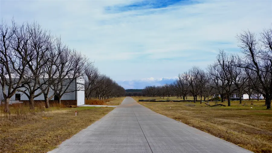 1625 Earhart Drive, Granbury, TX 76049 - Image #2