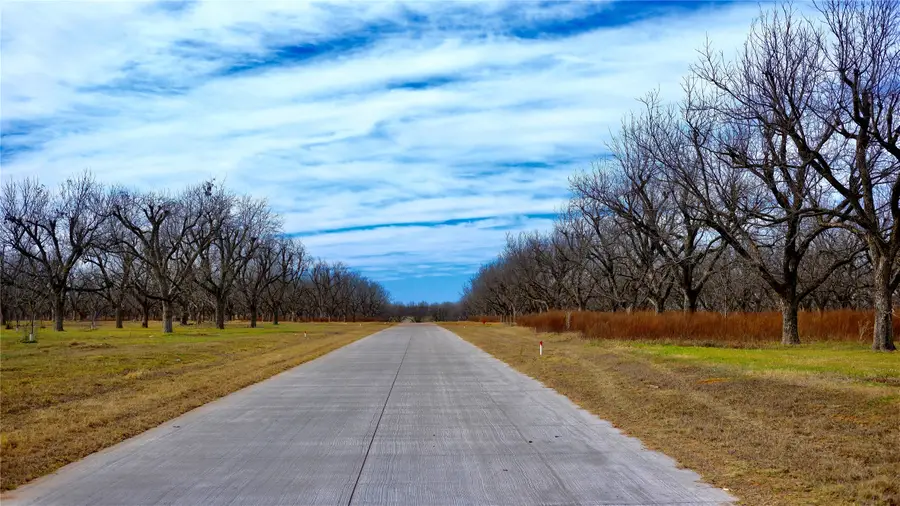 1625 Earhart Drive, Granbury, TX 76049 - Image #3