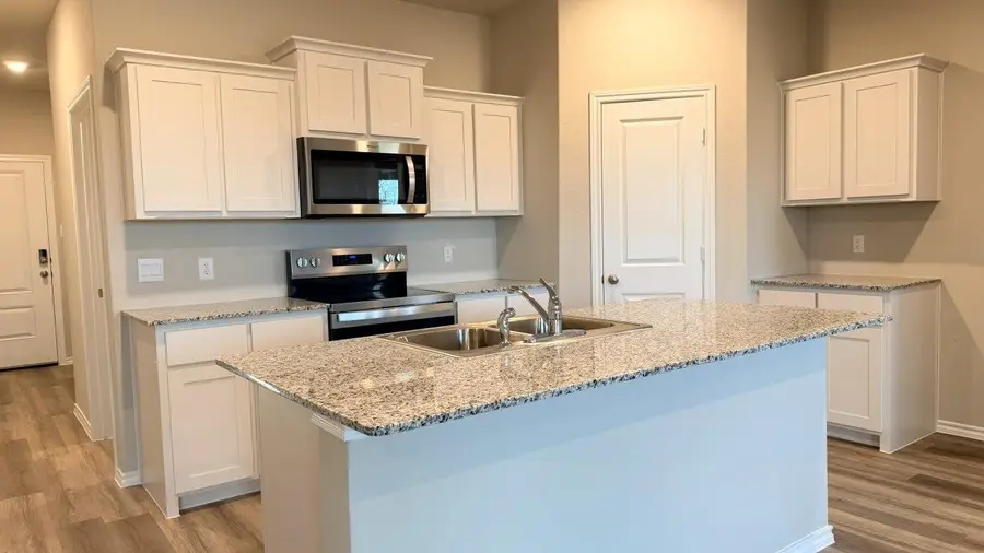 568 Marsh Street, Cleburne, TX 76033 - Image #3