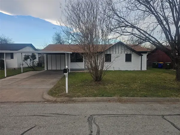 5717 Bowling Drive, Watauga, TX 76148