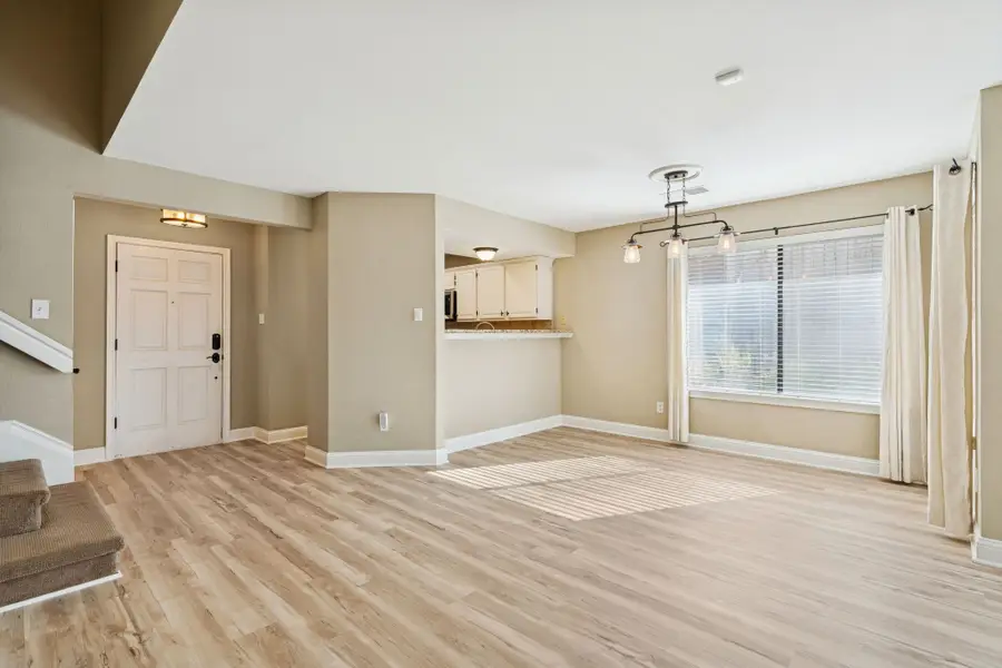 1523 Bennington Court, Grapevine, TX 76051 - Image #3