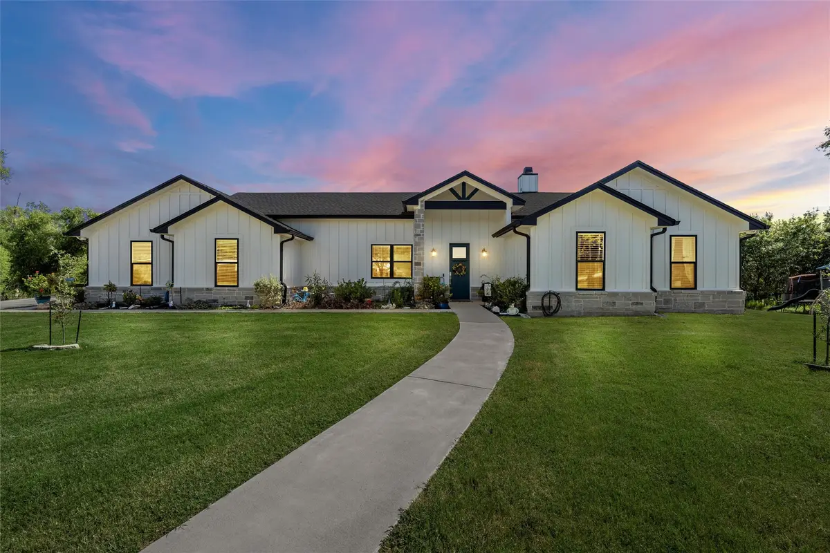 370 Rio Bonito Drive, Robinson, TX 76706 - Image #1