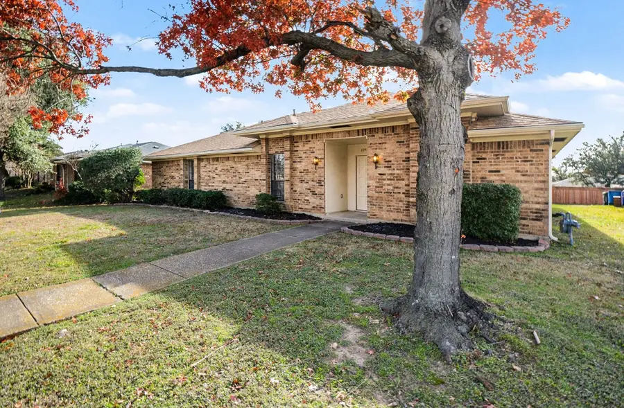 2242 Carmel Drive, Carrollton, TX 75006 - Image #2