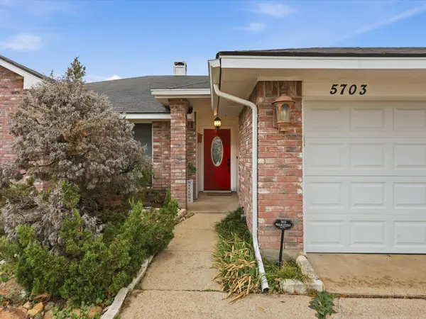 5703 Prescott Drive, Arlington, TX 76018