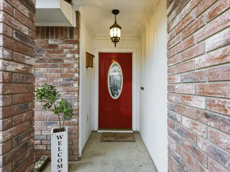 5703 Prescott Drive, Arlington, TX 76018 - Image #2