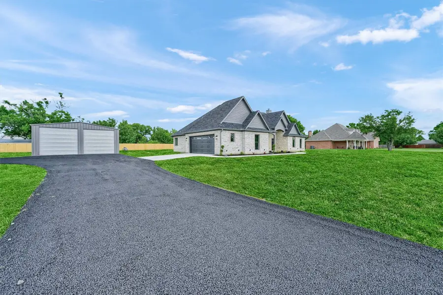 25 Pear Tree Lane, Collinsville, TX 76233 - Image #2