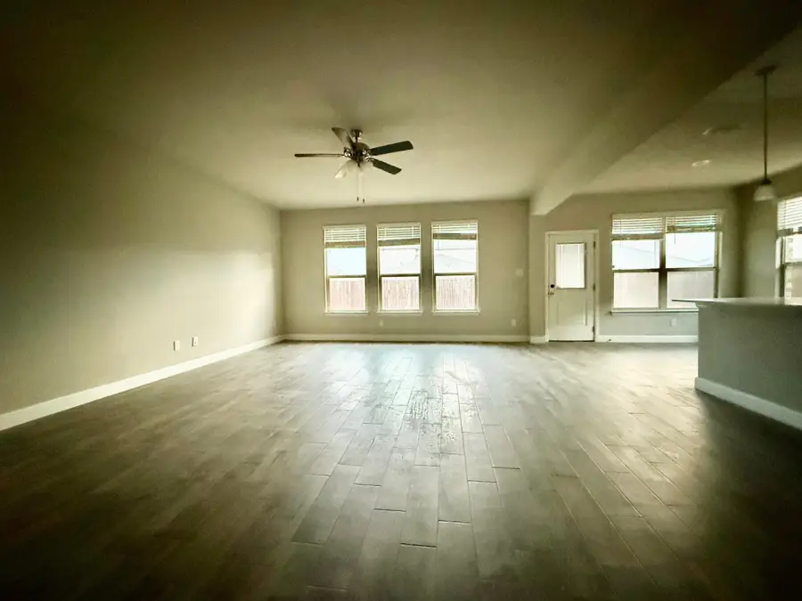 816 Wilmott Terrace, Justin, TX 76247 - Image #3