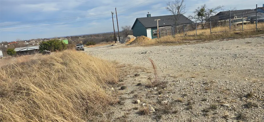 108 Sparrow Drive, Azle, TX 76020 - Image #3