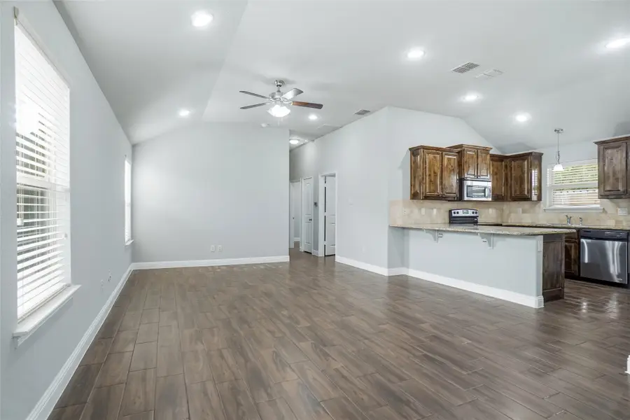 505 W Boyce Avenue, Fort Worth, TX 76115 - Image #2