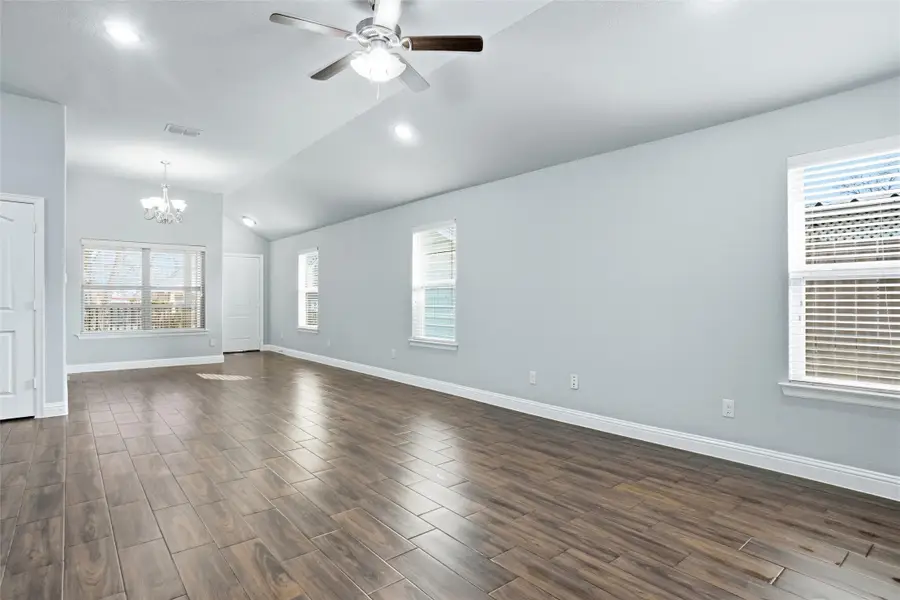 505 W Boyce Avenue, Fort Worth, TX 76115 - Image #3