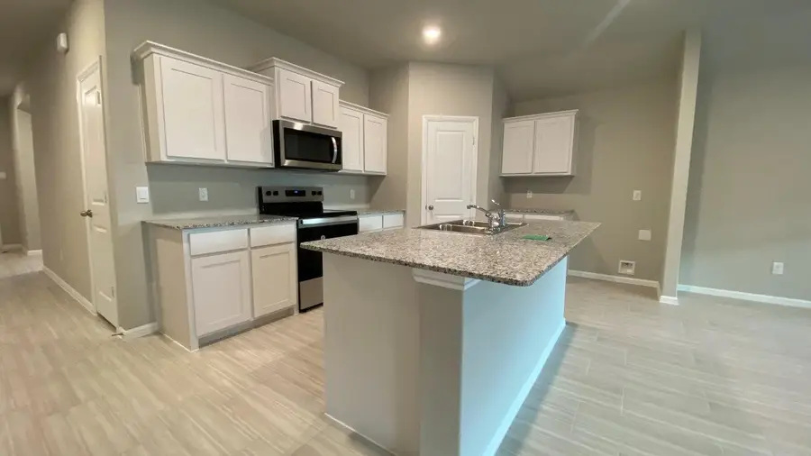 521 Marsh Street, Cleburne, TX 76033 - Image #3