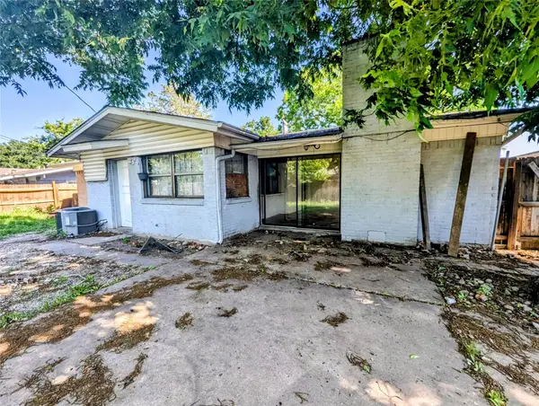 3011 Royal Lane, Dallas, TX 75229