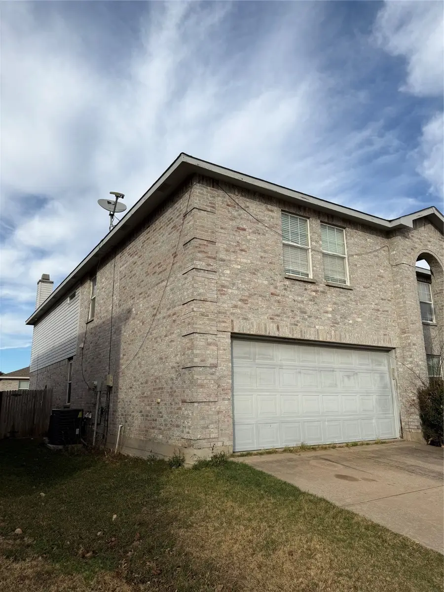 1917 Foxfield, Justin, TX 76247 - Image #2