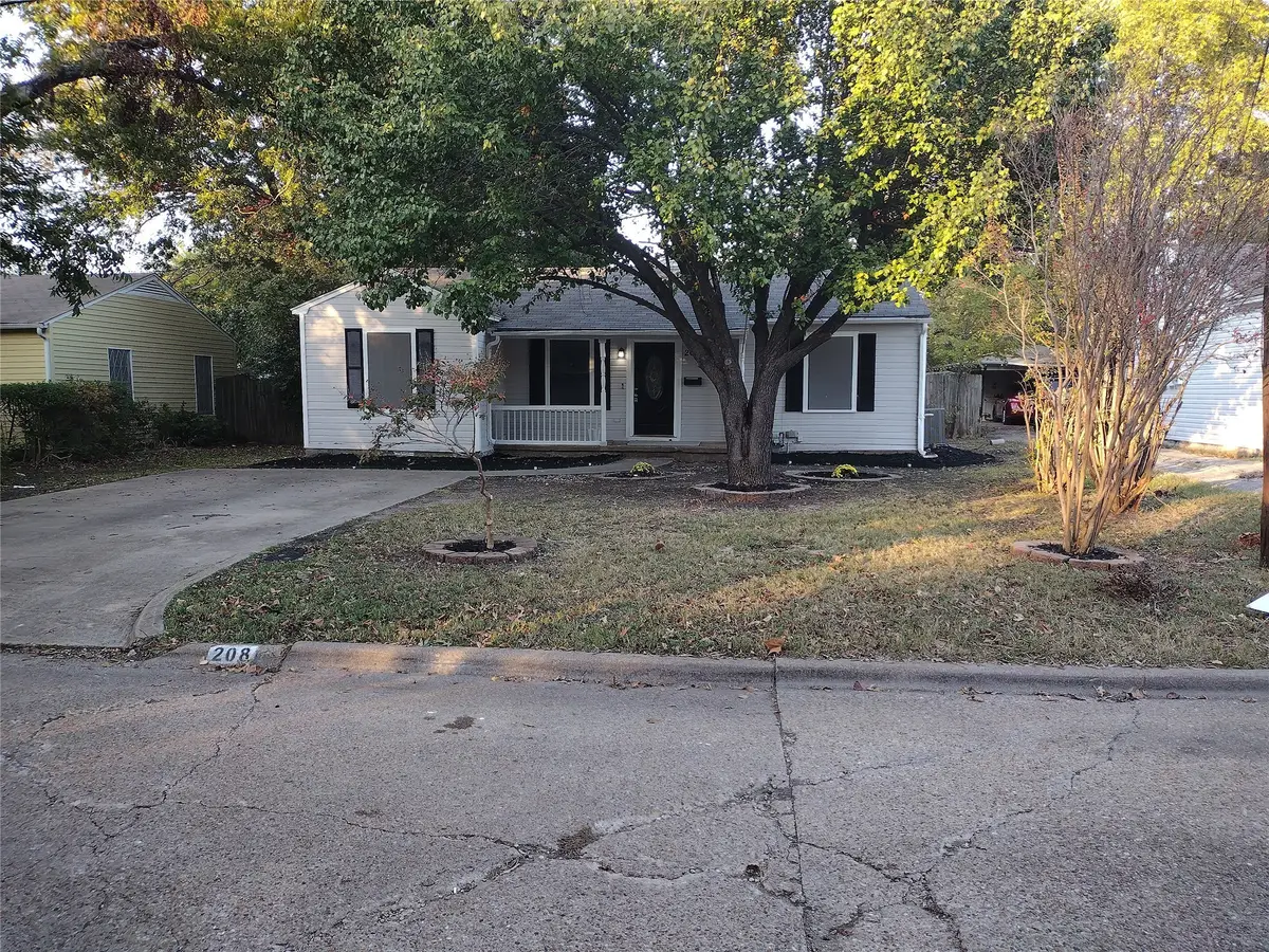 208 Almond Street, Waxahachie, TX 75165 - Image #1