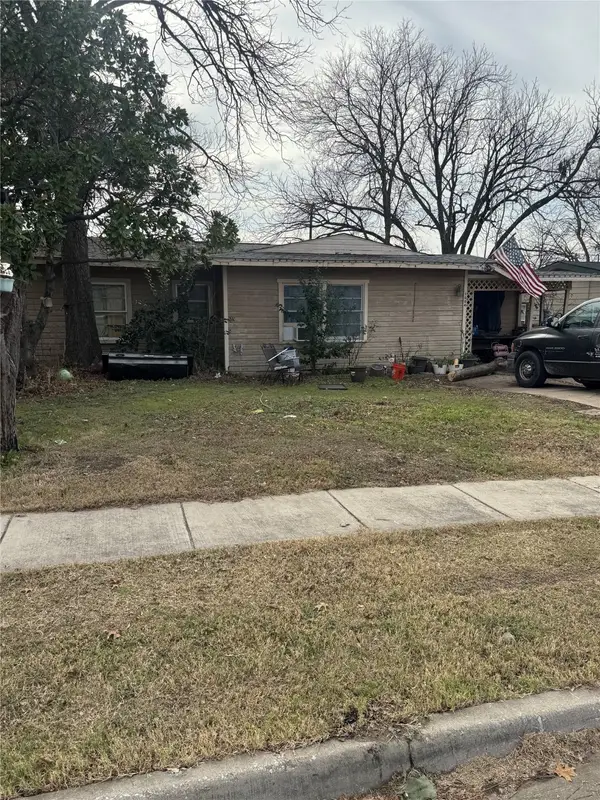 1104 E Lovers Lane, Arlington, TX 76010