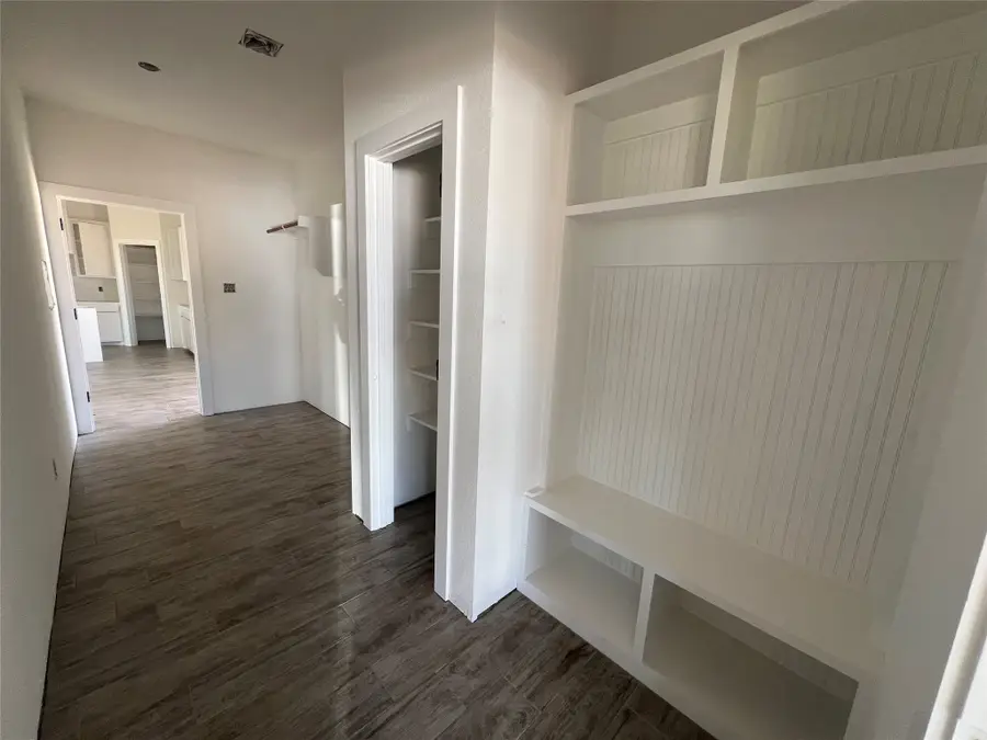 101 Cattleman Drive, Springtown, TX 76082 - Image #2