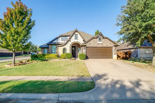 976 Tara Drive, Burleson, TX 76028