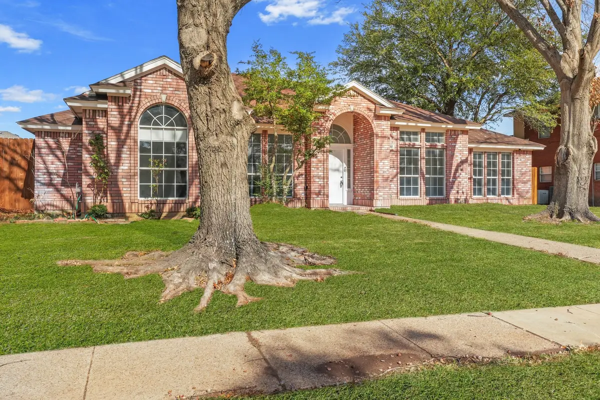 2912 Olympia Drive, Grand Prairie, TX 75052 - Image #1