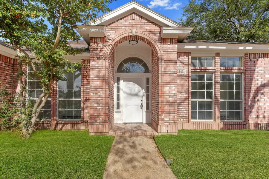 2912 Olympia Drive, Grand Prairie, TX 75052 - Image #2