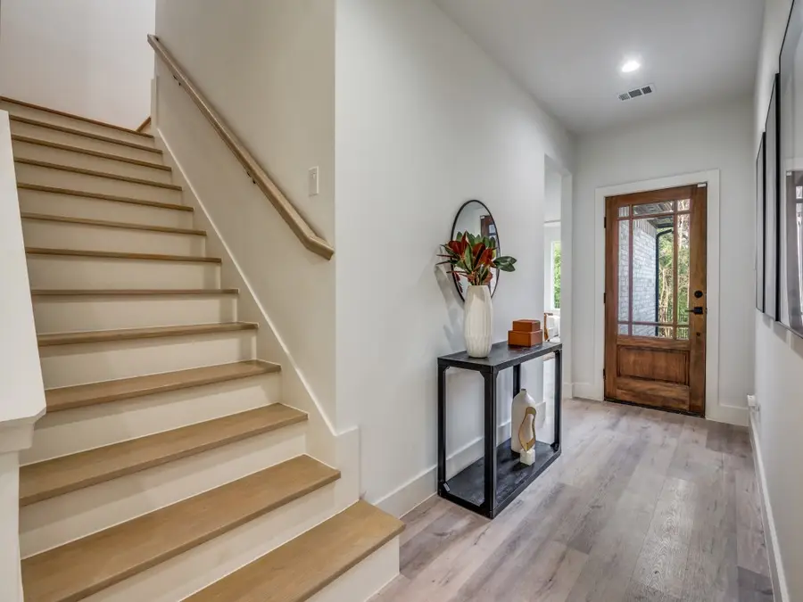 974 Woodacre Drive, Dallas, TX 75241 - Image #3