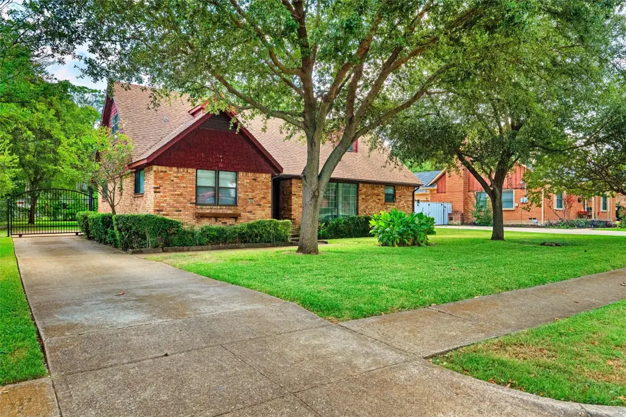 2828 Larkspur Lane, Dallas, TX 75233 - Image #2