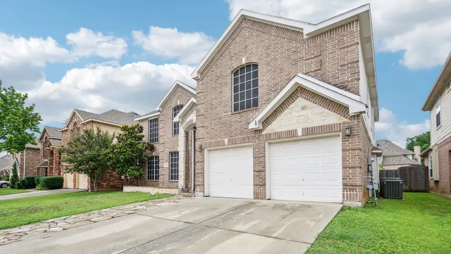 4703 Enchanted Bay Boulevard, Arlington, TX 76016 - Image #2