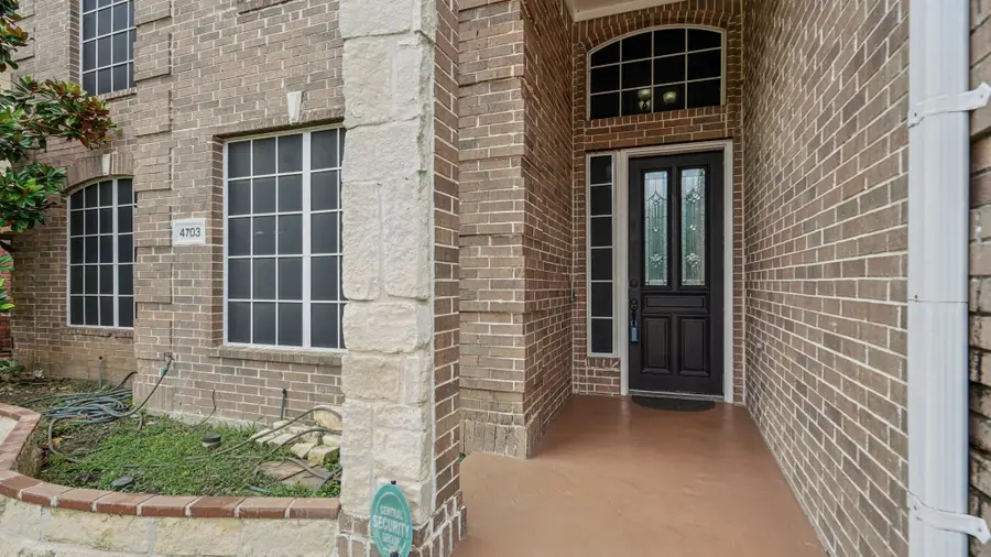 4703 Enchanted Bay Boulevard, Arlington, TX 76016 - Image #3