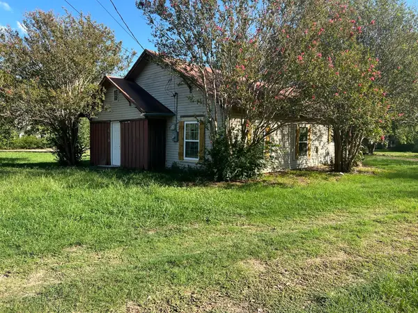 418 E Dewey Street, Malakoff, TX 75148