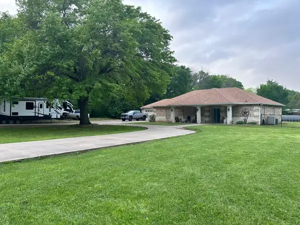 201 W Oak Street, Eustace, TX 75124