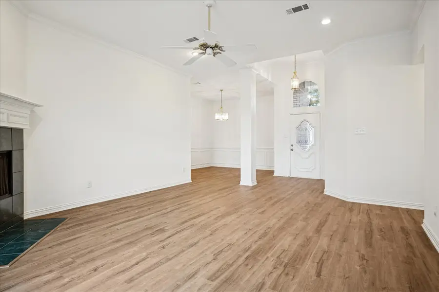 3200 Oakdale Drive, Hurst, TX 76054 - Image #3