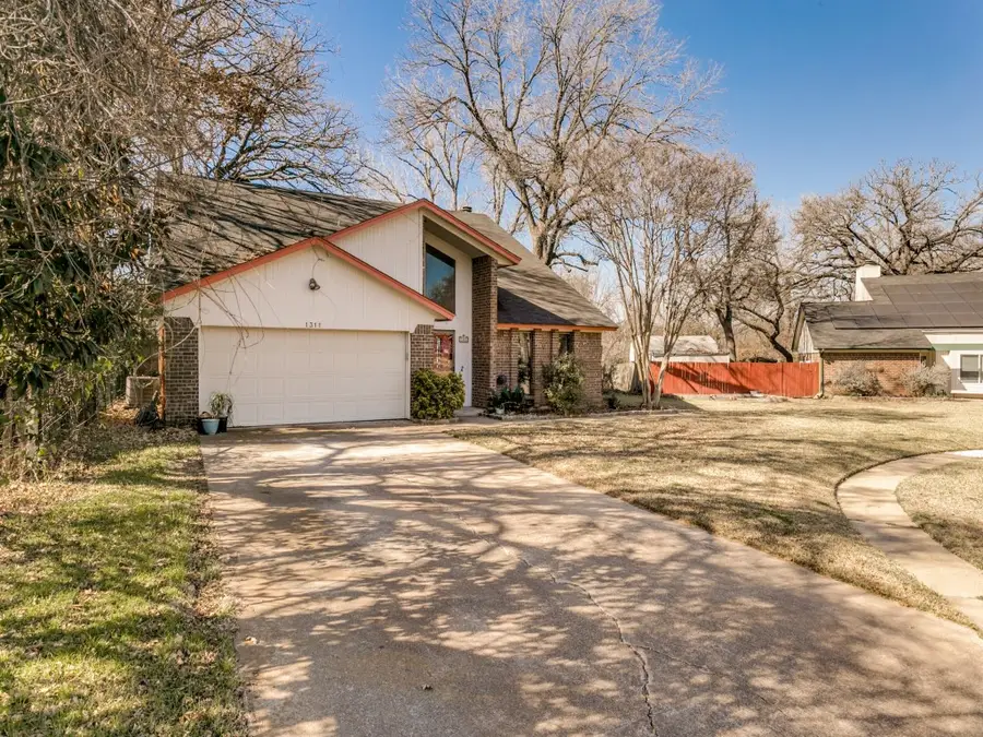 1311 Oak Timber Drive, Euless, TX 76039 - Image #2