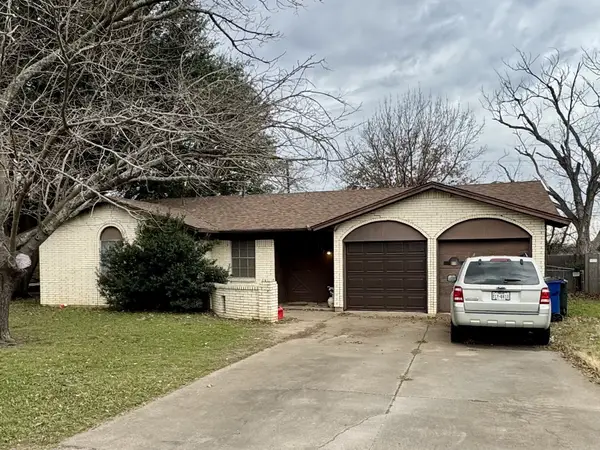 317 N Trail Street, Crowley, TX 76036