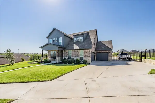 8208 Indian Hills Court, Benbrook, TX 76126