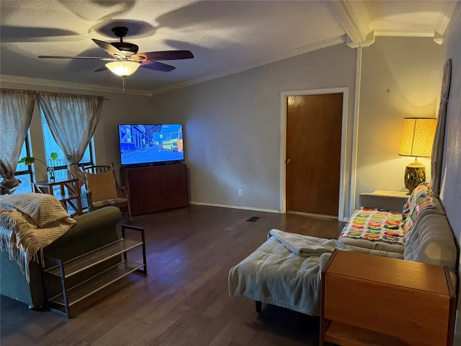 144 Tanglewood Drive, Mabank, TX 75156 - Image #2