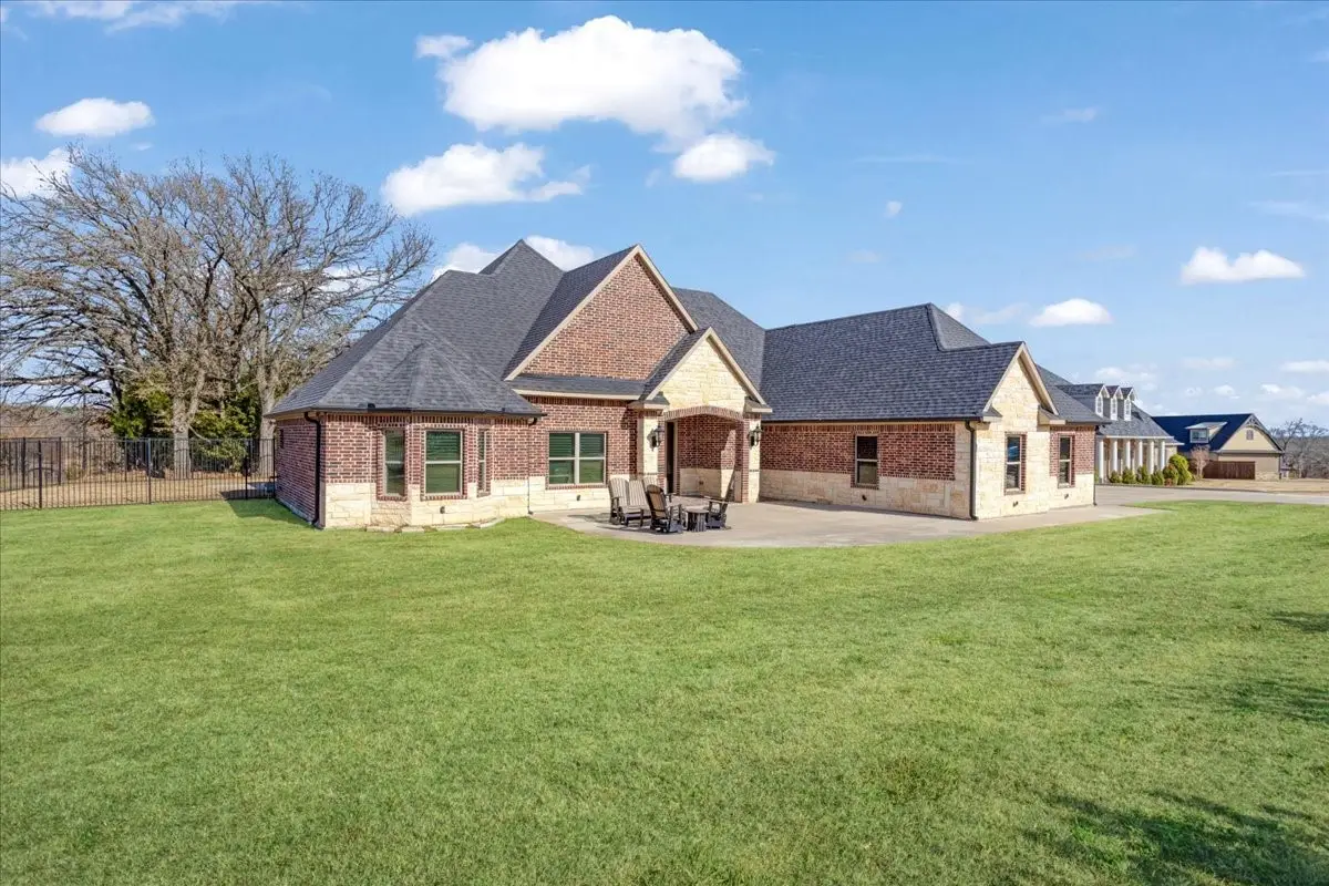 3909 Saddle Creek, Denison, TX 75020 - Image #1