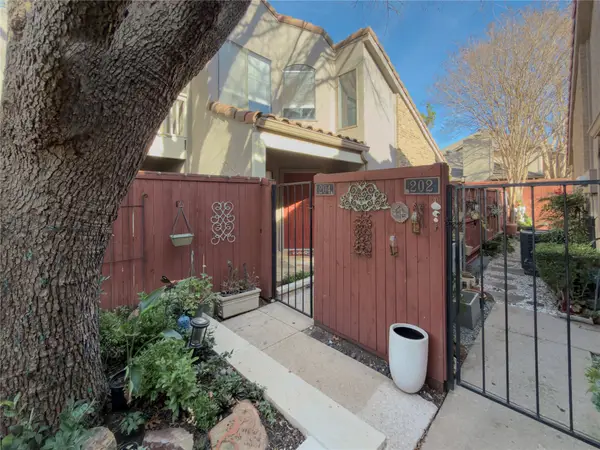 4242 N Capistrano Drive #204, Dallas, TX 75287