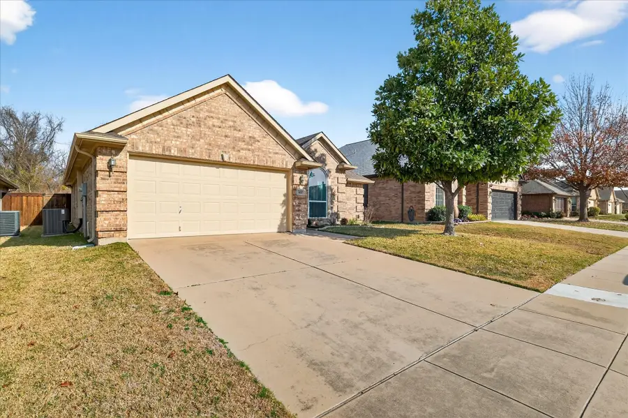 8257 Edgepoint Trail, Hurst, TX 76053 - Image #2