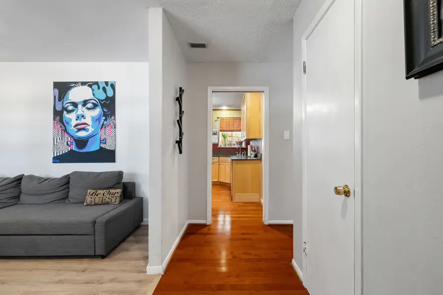 5801 Wessex Avenue, Fort Worth, TX 76133 - Image #2