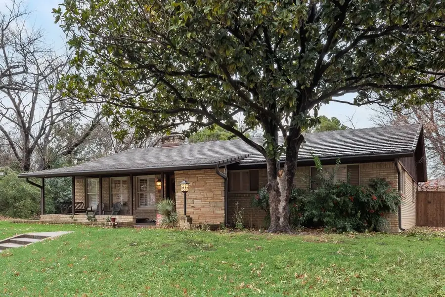 1406 Capetown Drive, Grand Prairie, TX 75050 - Image #3