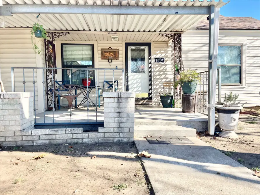 1508 Byrd Drive, River Oaks, TX 76114 - Image #3