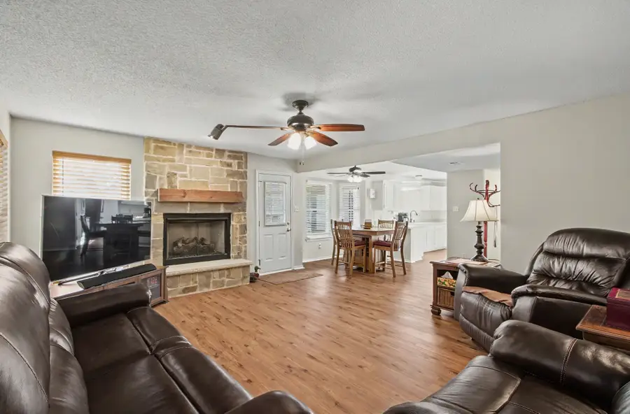 2421 Warwick Avenue, Flower Mound, TX 75028 - Image #3