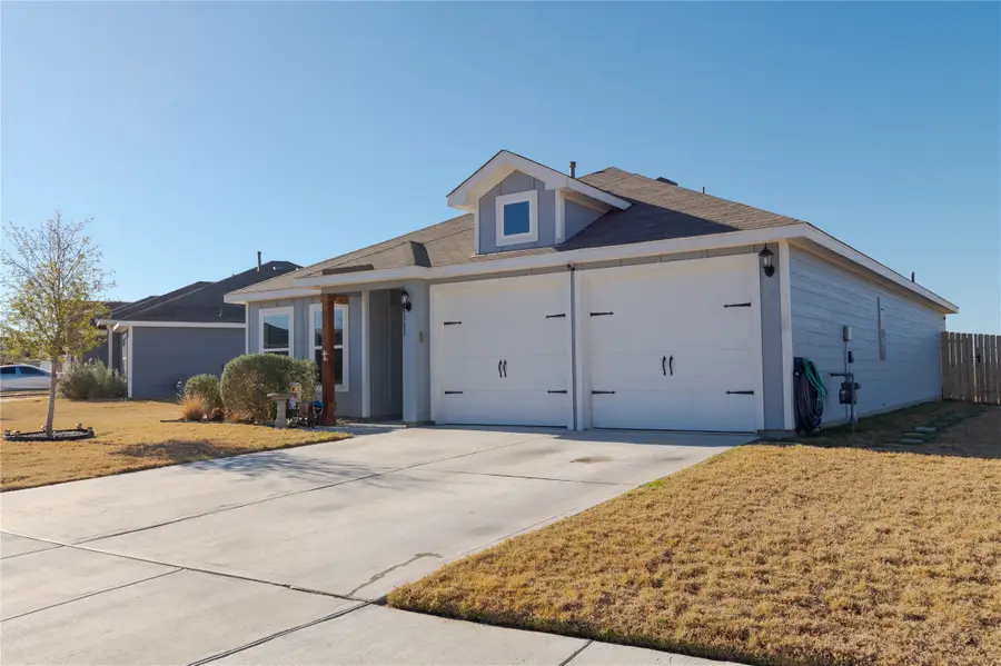 10901 Copper Hills Lane, Fort Worth, TX 76108 - Image #2