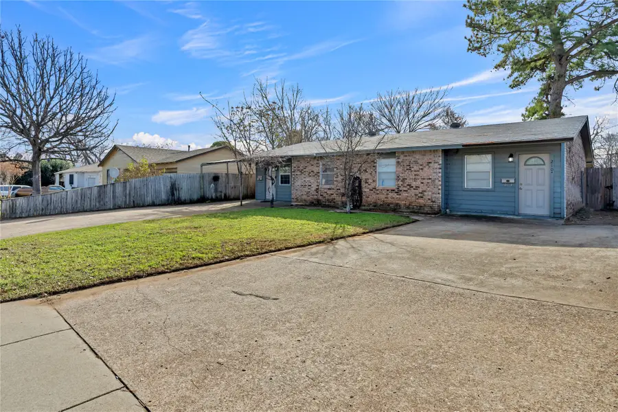 210 Slaughter Street, Arlington, TX 76011 - Image #3