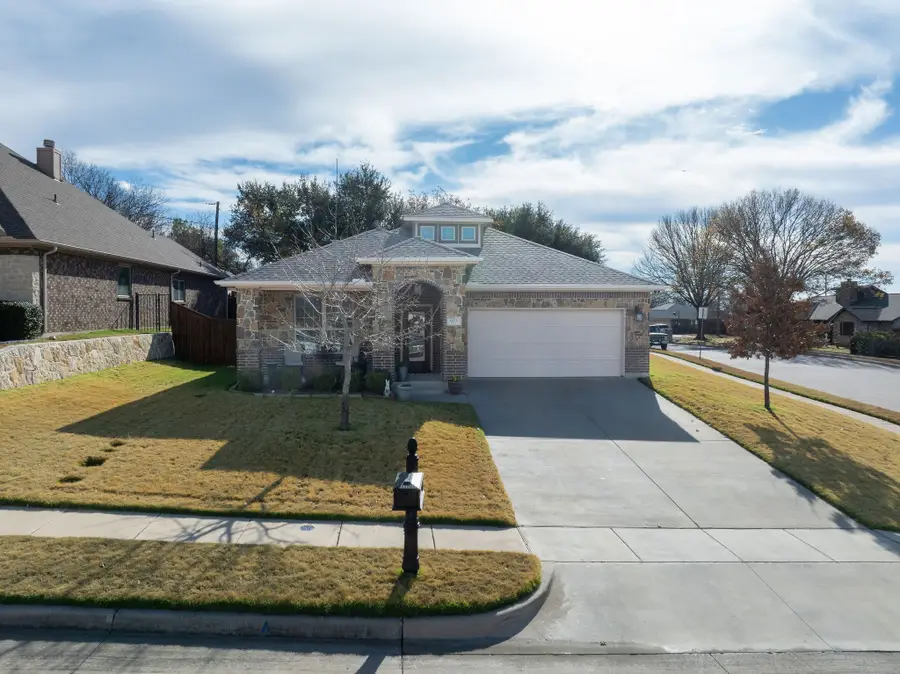 923 White Marlin Drive, Burleson, TX 76028 - Image #2