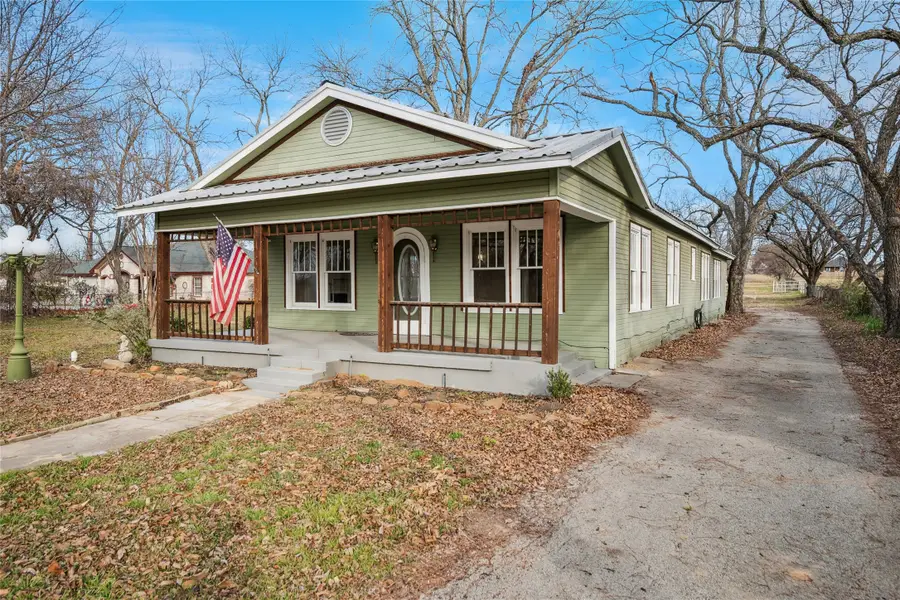 1705 E Bankhead Drive, Weatherford, TX 76086 - Image #2