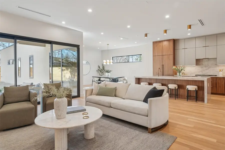 8650 San Fernando Way, Dallas, TX 75218 - Image #2