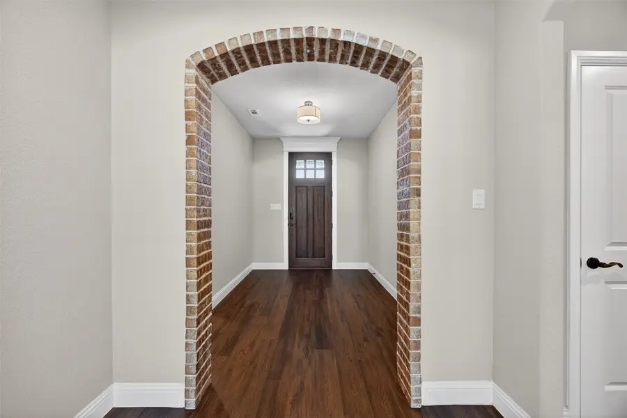 6317 Red Cliff Drive, Fort Worth, TX 76179 - Image #3