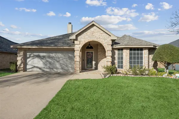 6641 Sunny Hill Drive, Watauga, TX 76148
