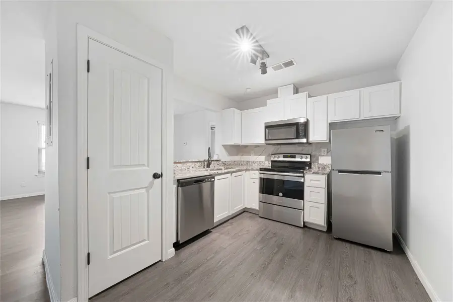 2200 E Trinity Mills Road #510, Carrollton, TX 75006 - Image #2