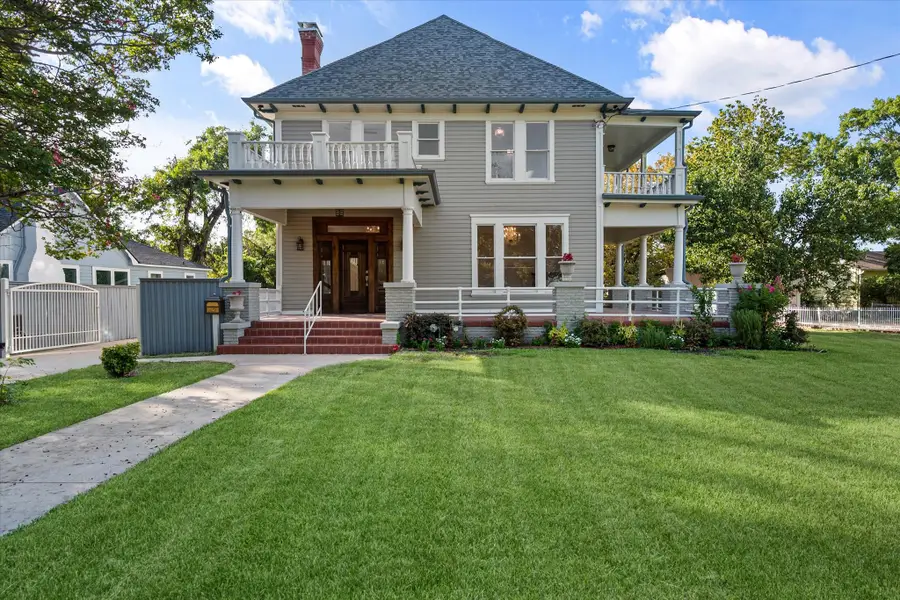 1020 W 3rd Avenue, Corsicana, TX 75110 - Image #2